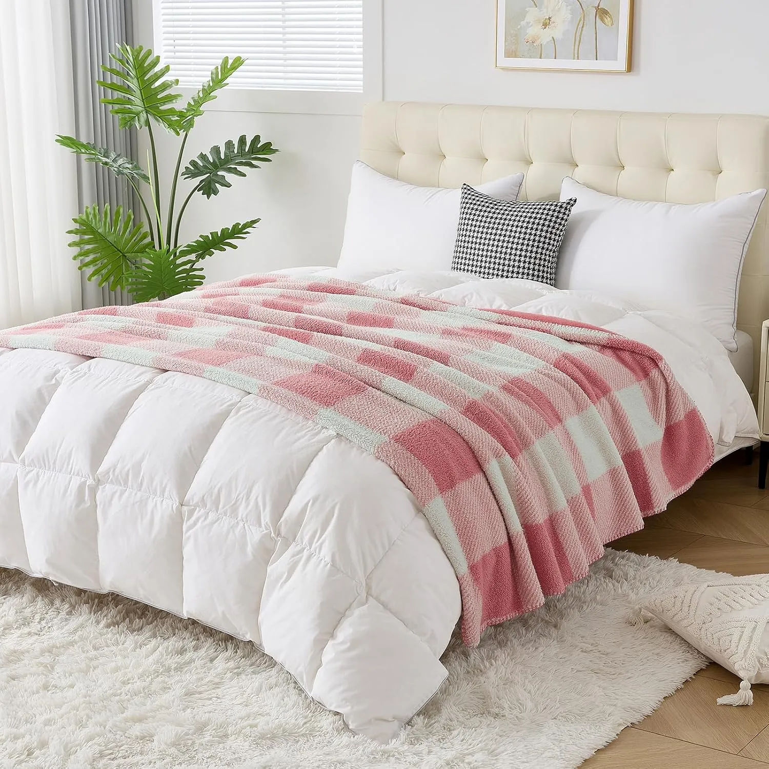 LURKA Checkered Sherpa & Polar Fleece Throw Blanket - 2-Sided Luxury Hypoallergenic Blankets for Couch, Bed, Pets (Powder Pink, Twin(60"x80"))